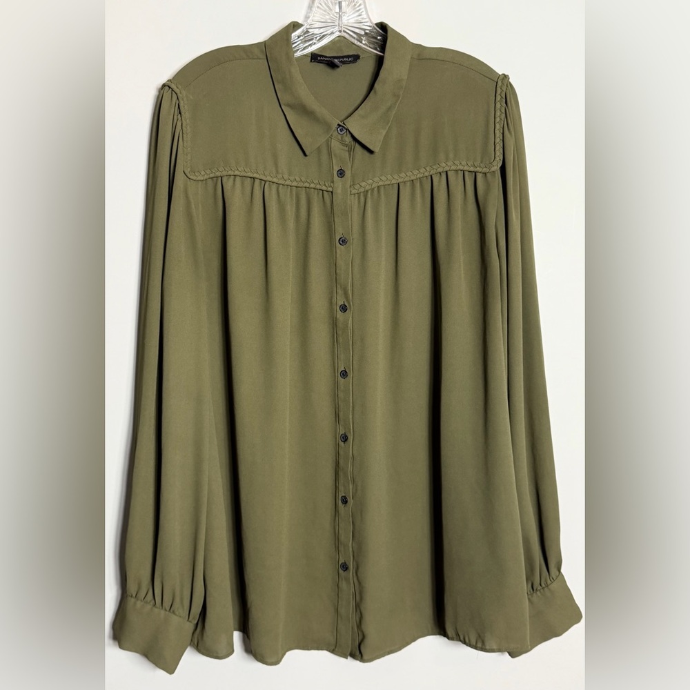 Banana Republic Green Button-Up Blouse Size XL